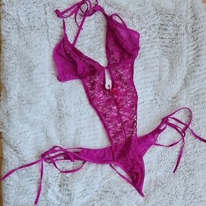 La Vie En Rose Fuchsia Lace Chemise